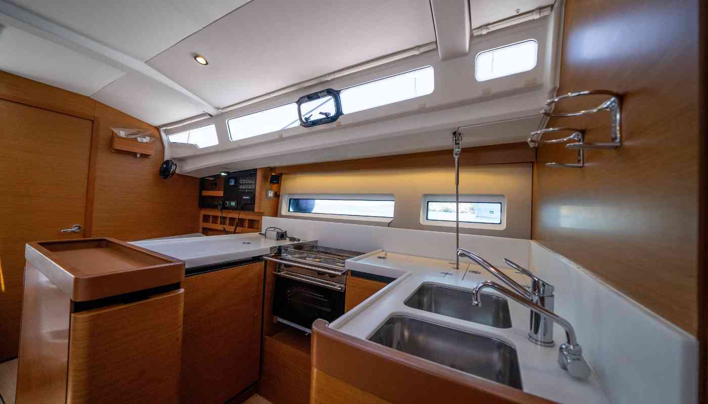 J. Sun Odyssey 440 - ANDA