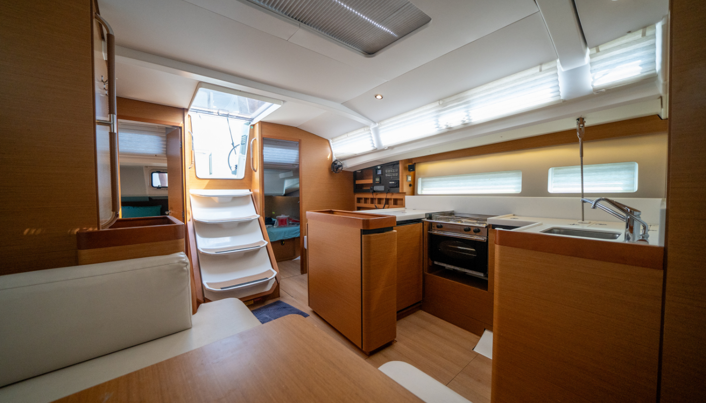 LORNIA - Jeanneau Sun Odyssey 440