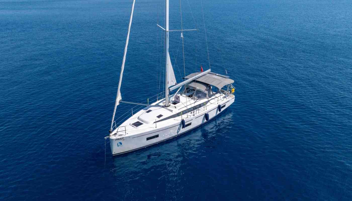 PAST - Bavaria C42