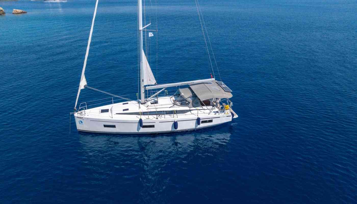 PAST - Bavaria C42