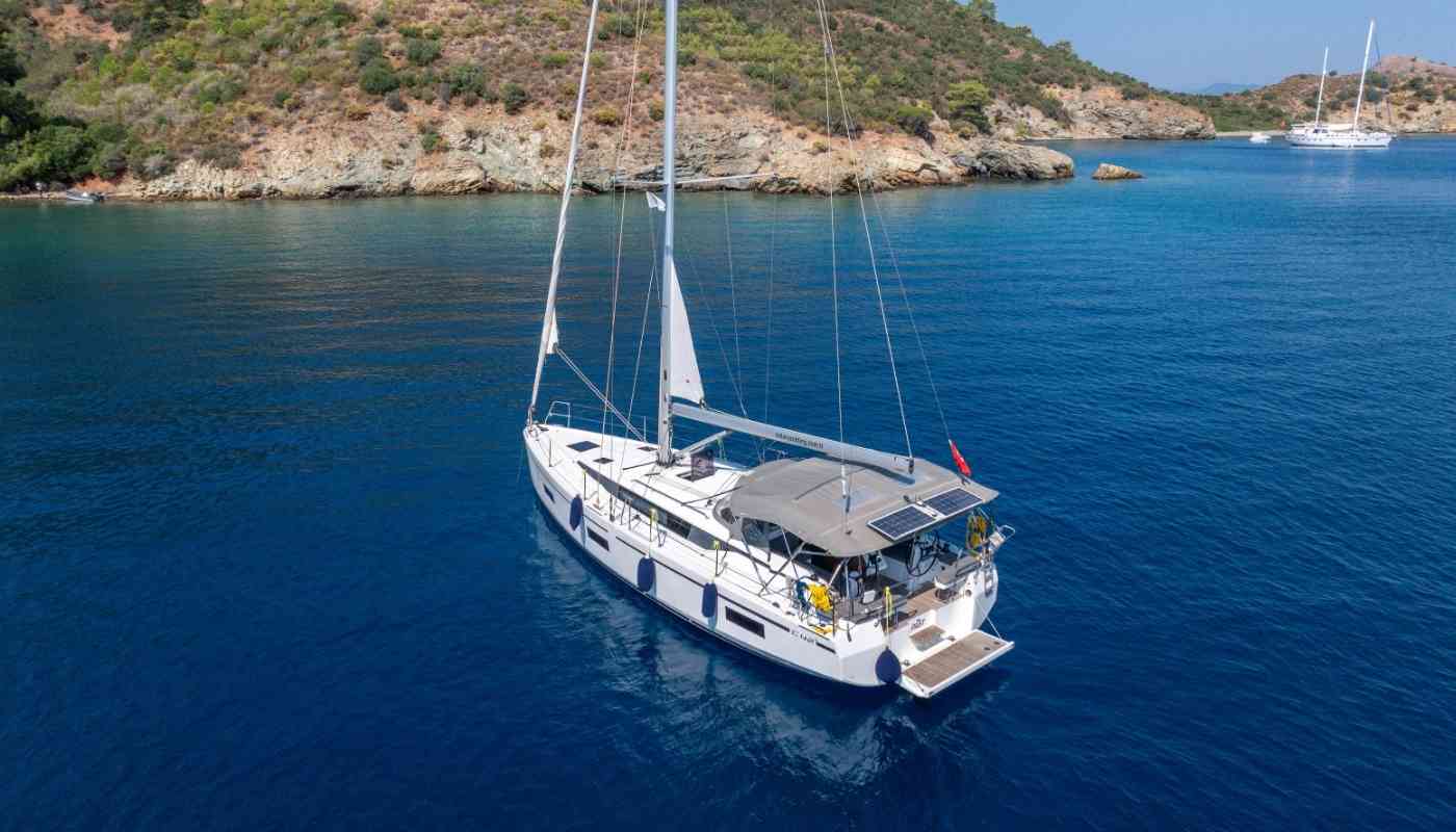 PAST - Bavaria C42