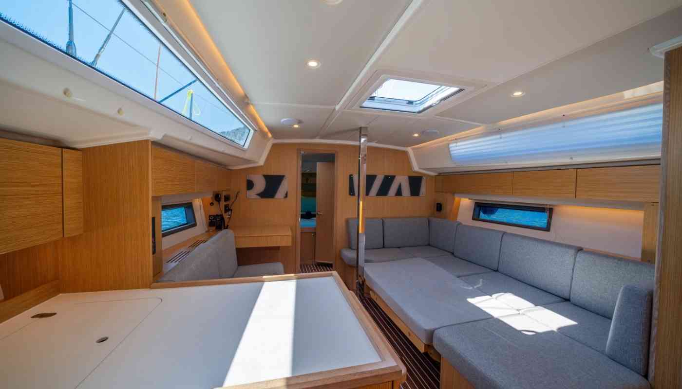 PAST - Bavaria C42