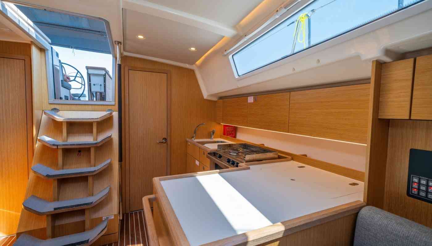 PAST - Bavaria C42