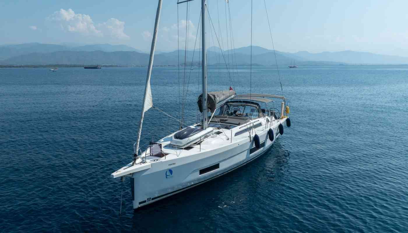 PONTIKA - Dufour 470